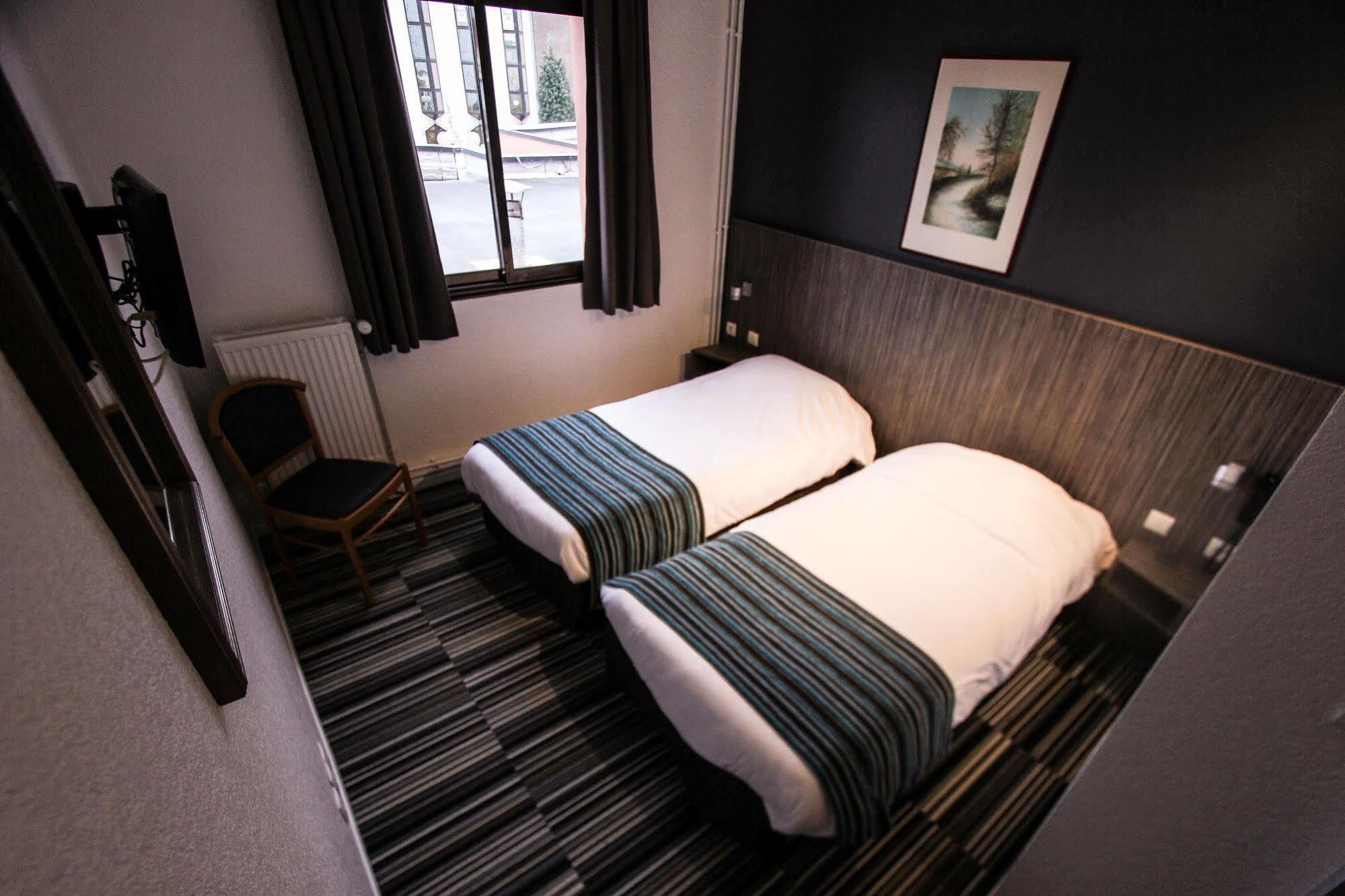 Hotel Bollaert Lens Bagian luar foto